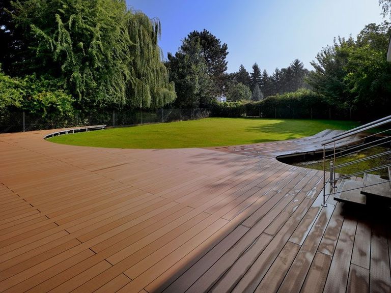 Terrasse en bois composite©GEOLAM