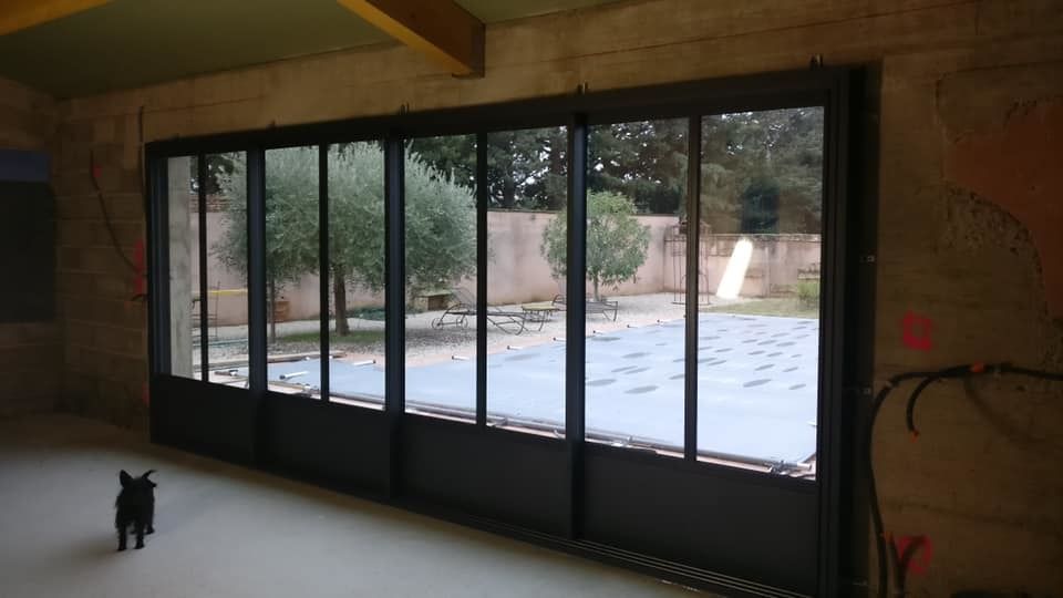 De L'autre Cote De La Fenetre Profil de COTE FENETRE à Saint-Rémy-de-Provence - Travaux.com