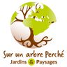 SUR UN ARBRE PERCHE