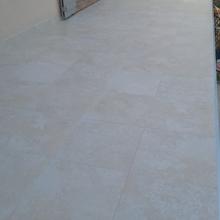 Pose d'un carrelage: 32 m²