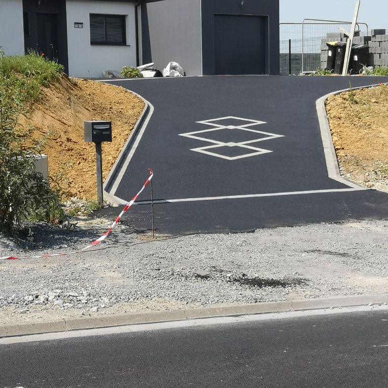 Goudronnage: Maison individuelle; Goudronner un chemin; 150 m