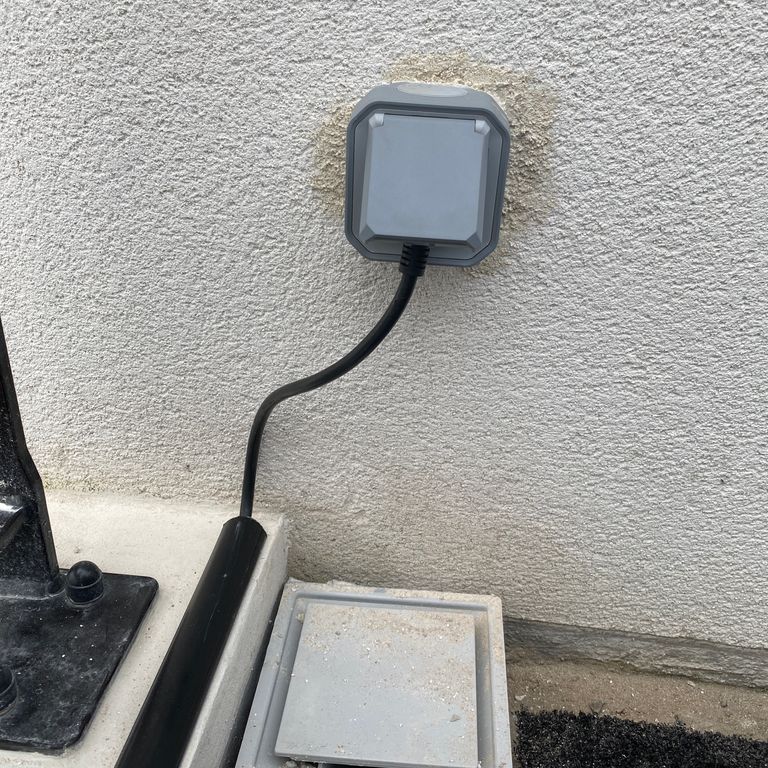 Petits travaux d'électricité: Installation neuve; Extérieur