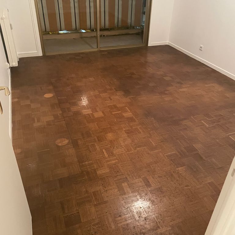 Rénovation d'un parquet: Ponçage; 1 pièce; Bois massif sol