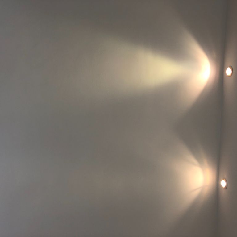Peinture : 1 pièce; Murs, Plafonds