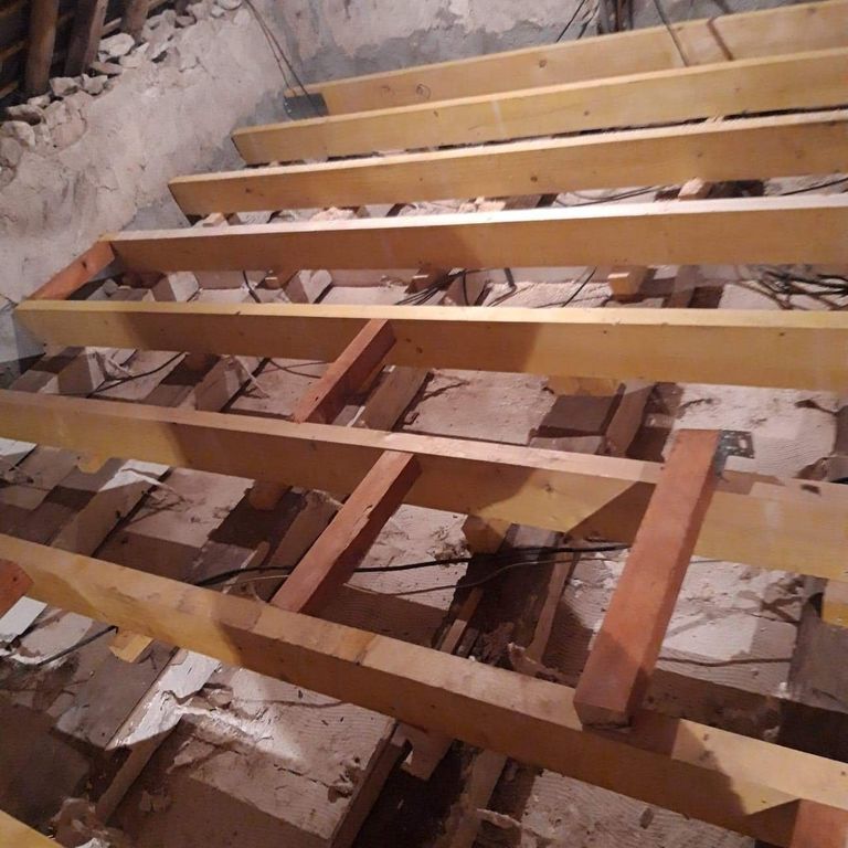 Aménagement de combles : 50 m2; Charpentes traditionnelles