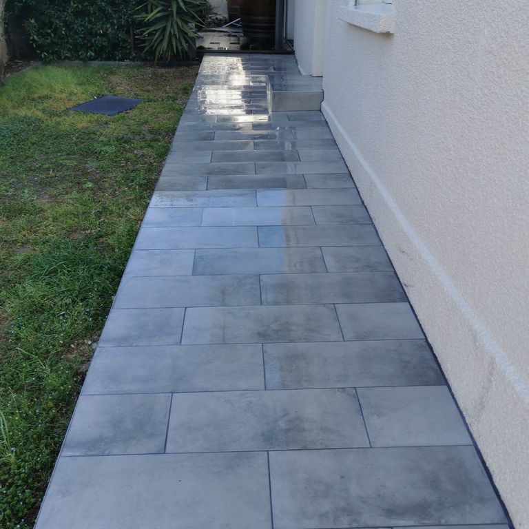 Pose d'un carrelage: 50 m²
