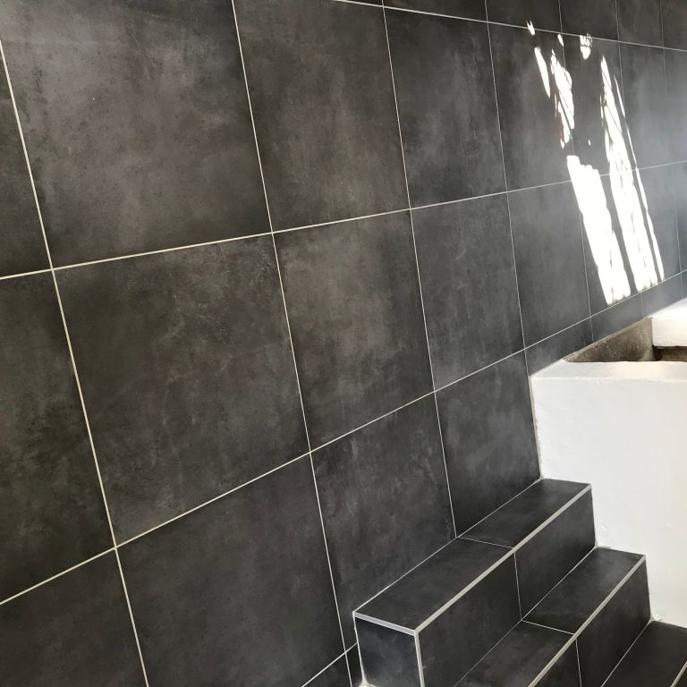 Pose d'un carrelage: Sols; 30 m²