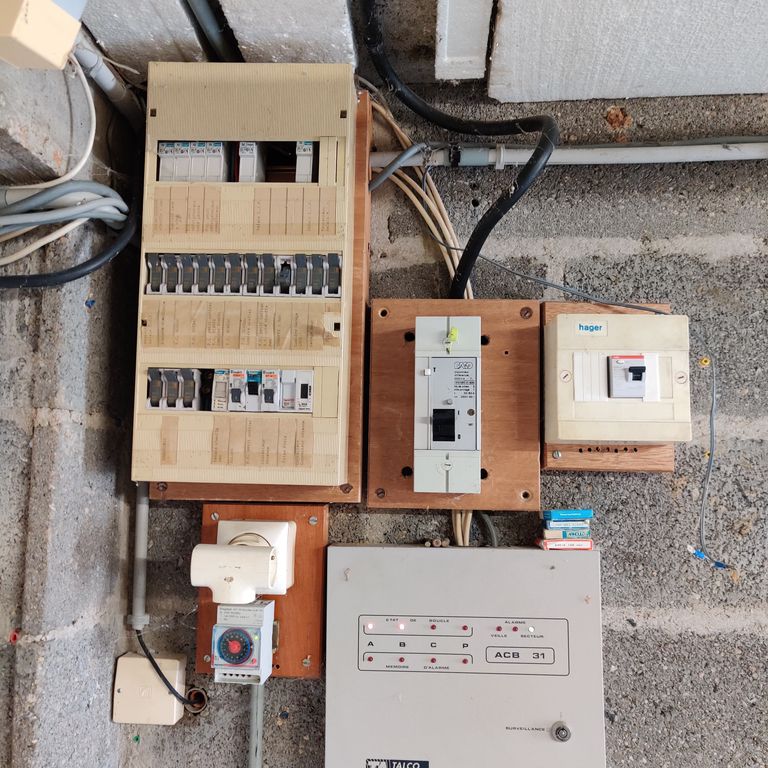 Installation électrique: Rénovation; 2 prises électriques