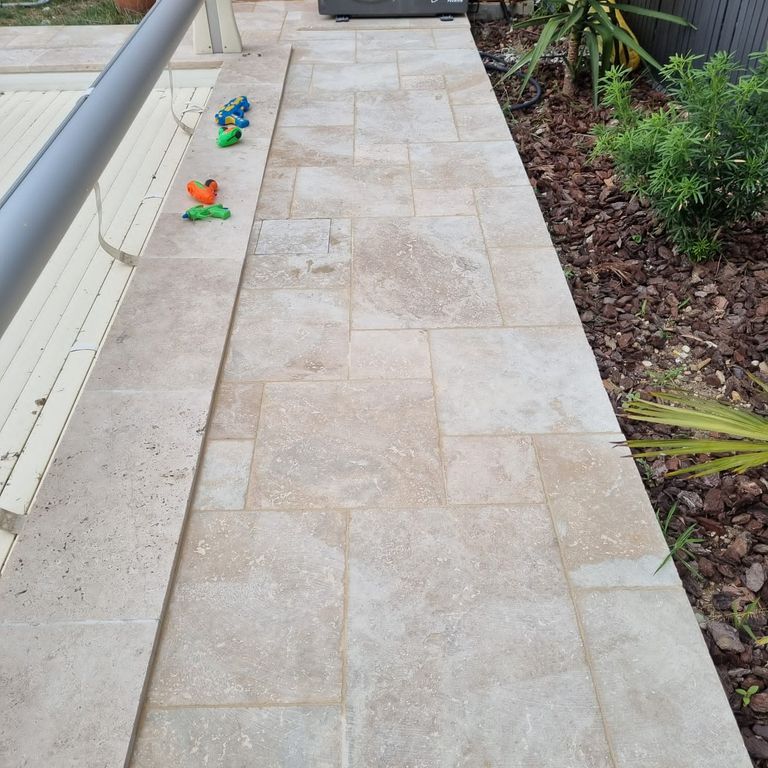 Pose d'un carrelage: Sols; 50 m²