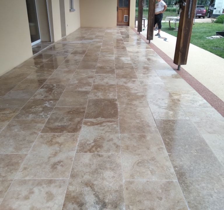 Pose d'un carrelage : Sols; 50 m2