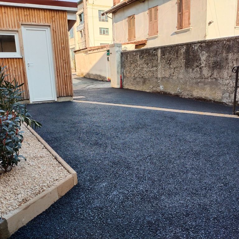 Goudronnage: Goudronner un chemin; 40 m