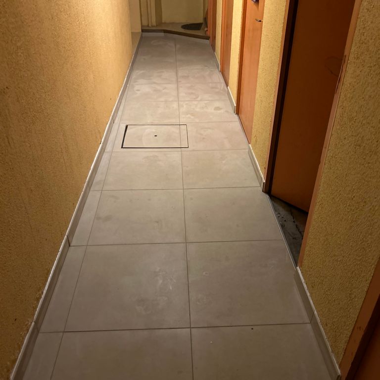 Pose d'un carrelage: Sols; 9 m²