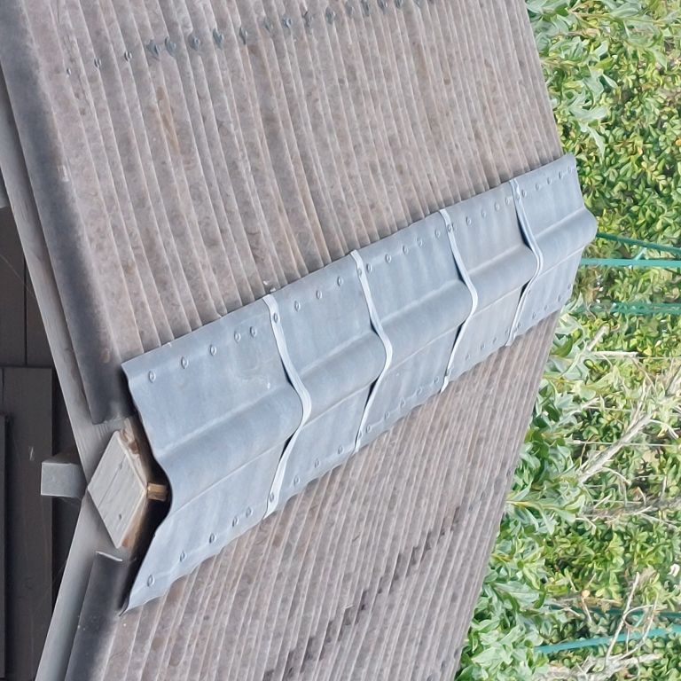 Abri de jardin: tissu goudronné; 4 m²