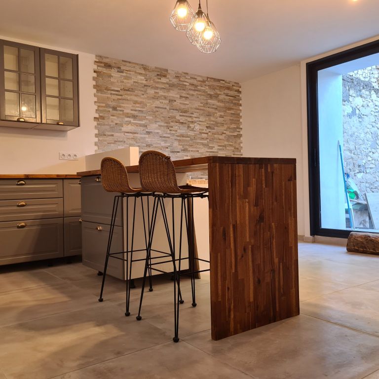 Gros travaux de maçonnerie : Rénovation; Salon, Salle de bains ou...