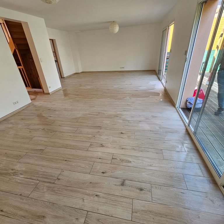 Pose d'un carrelage: Sols; 80 m²