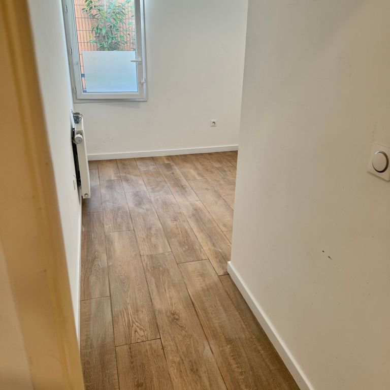 Pose d'un carrelage: Sols; 20 m²