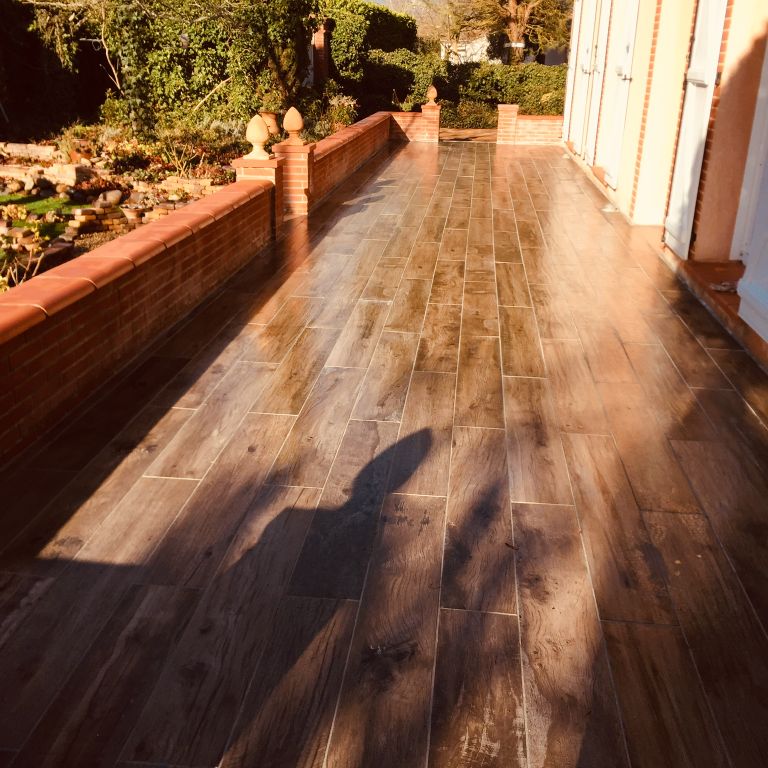 Pose d'un carrelage: 45 m²