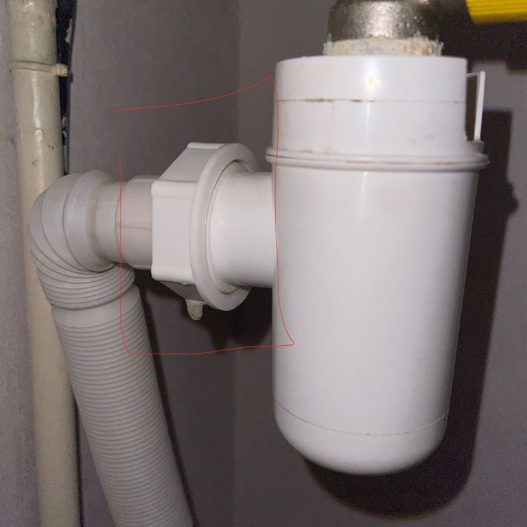 Chauffe-eau: Remplacement de pièce joint d’évacuation d’eau