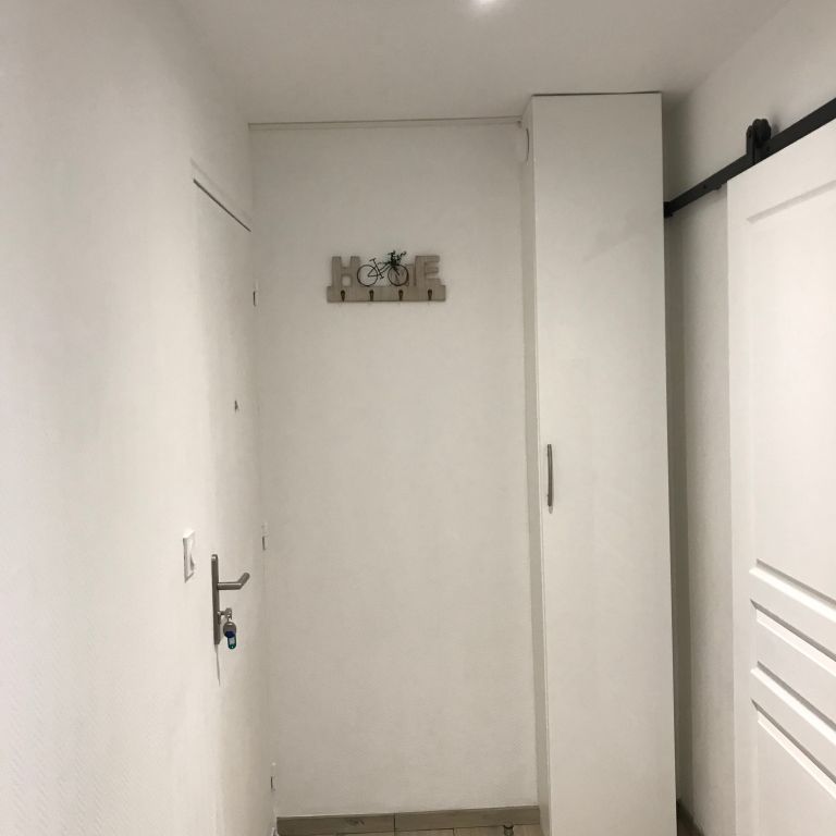 Pose d'un carrelage: Murs, Sols; 90 m²