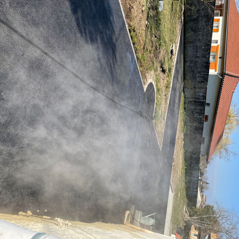 Goudronnage: Maison individuelle; Goudronner un chemin; 150 m
