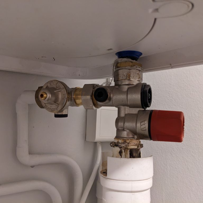 Chauffe-eau: Maintenance; Électrique