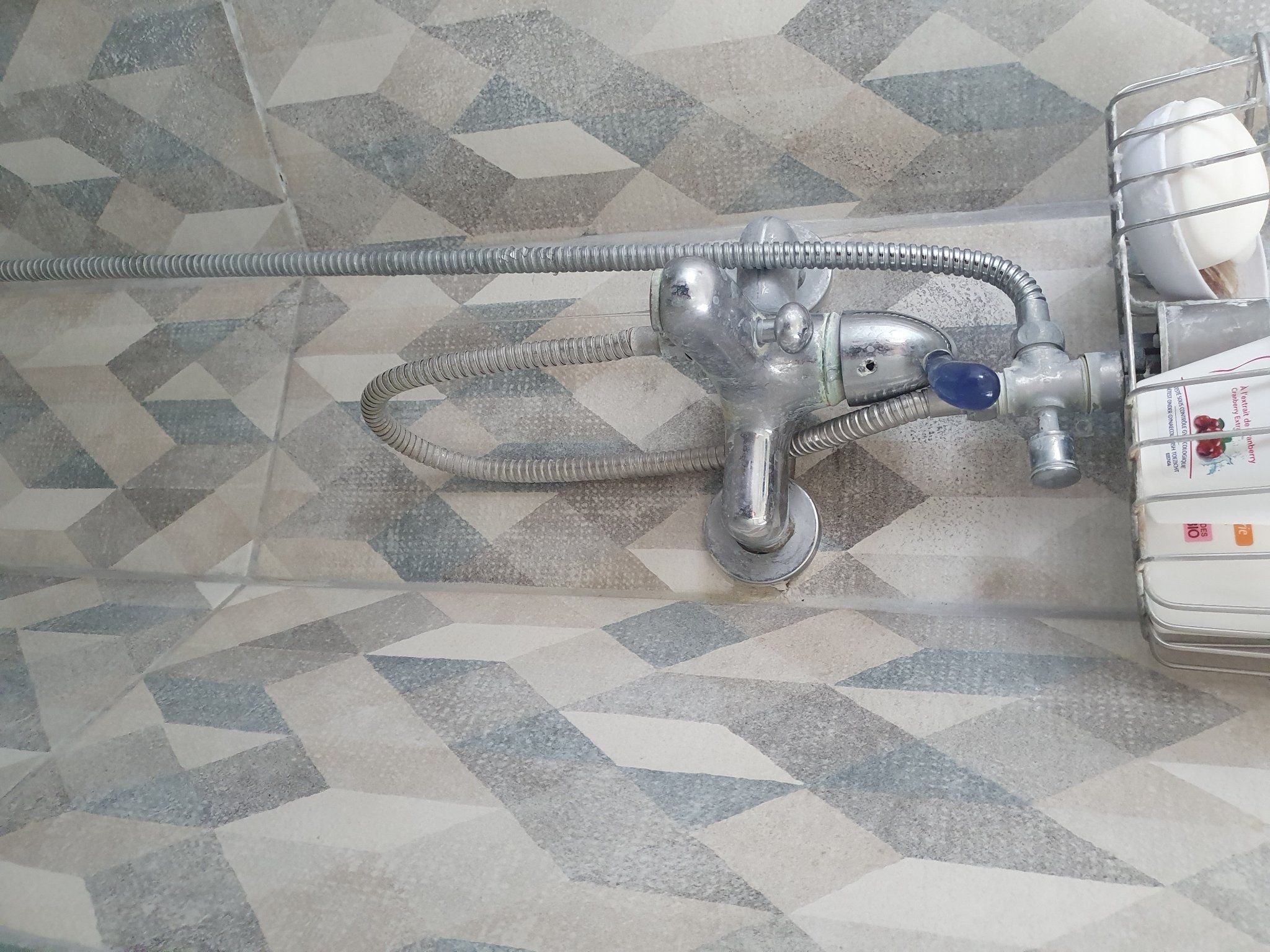 Remplacer un de douche qui fait un gros goutte à goutte